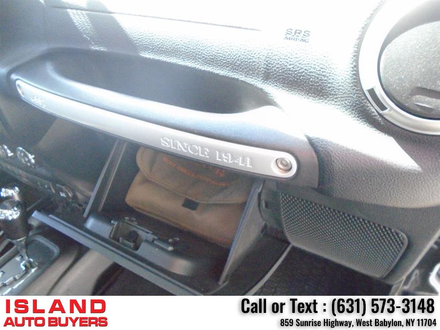 2016 Jeep Wrangler Unlimited Sahara 4x4 4dr SUV, available for sale in West Babylon, New York | Island Auto Buyers. West Babylon, New York 2016 Jeep Wrangler Unlimited Sahara 4x4 4dr SUV, available for sale in West Babylon, New York | Island Auto Buyers. West Babylon, New York