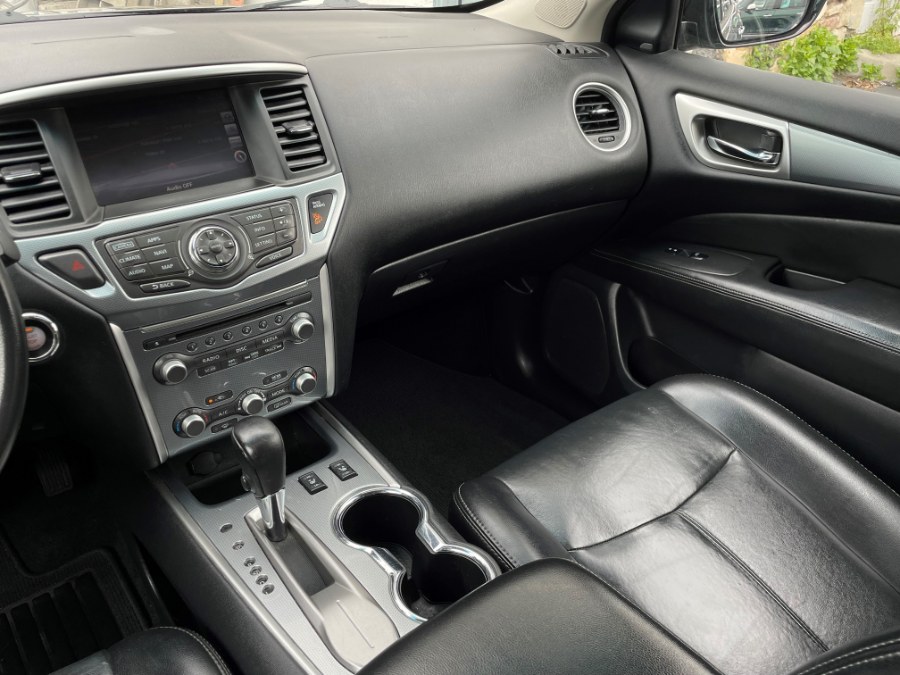 2017 Nissan Pathfinder FWD SV, available for sale in Corona, California | Green Light Auto. Corona, California 2017 Nissan Pathfinder FWD SV, available for sale in Corona, California | Green Light Auto. Corona, California