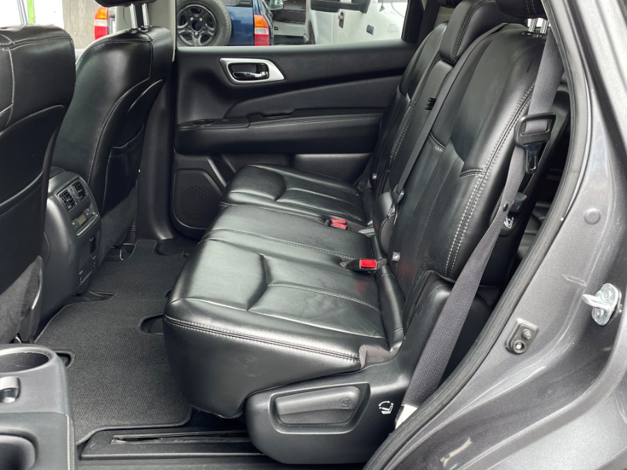 2017 Nissan Pathfinder FWD SV, available for sale in Corona, California | Green Light Auto. Corona, California 2017 Nissan Pathfinder FWD SV, available for sale in Corona, California | Green Light Auto. Corona, California