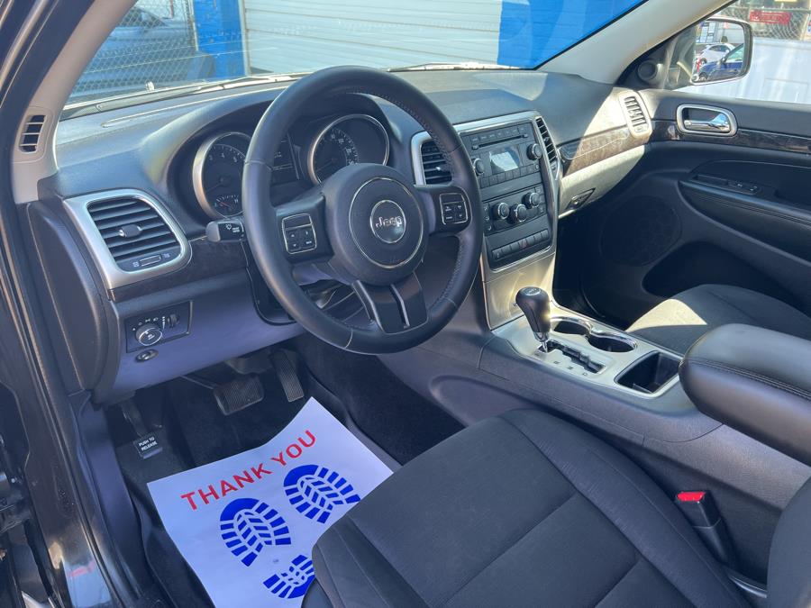 2013 Jeep Grand Cherokee 4WD 4dr Laredo, available for sale in Stamford, Connecticut | Harbor View Auto Sales LLC. Stamford, Connecticut 2013 Jeep Grand Cherokee 4WD 4dr Laredo, available for sale in Stamford, Connecticut | Harbor View Auto Sales LLC. Stamford, Connecticut