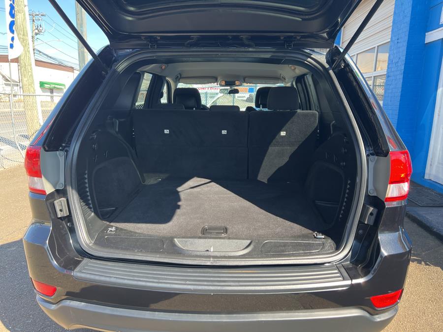 2013 Jeep Grand Cherokee 4WD 4dr Laredo, available for sale in Stamford, Connecticut | Harbor View Auto Sales LLC. Stamford, Connecticut 2013 Jeep Grand Cherokee 4WD 4dr Laredo, available for sale in Stamford, Connecticut | Harbor View Auto Sales LLC. Stamford, Connecticut