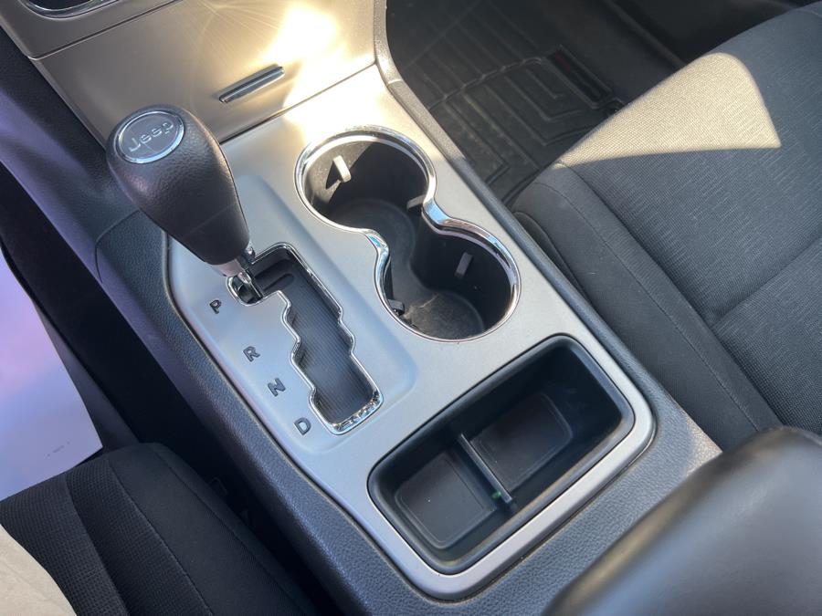 2013 Jeep Grand Cherokee 4WD 4dr Laredo, available for sale in Stamford, Connecticut | Harbor View Auto Sales LLC. Stamford, Connecticut 2013 Jeep Grand Cherokee 4WD 4dr Laredo, available for sale in Stamford, Connecticut | Harbor View Auto Sales LLC. Stamford, Connecticut