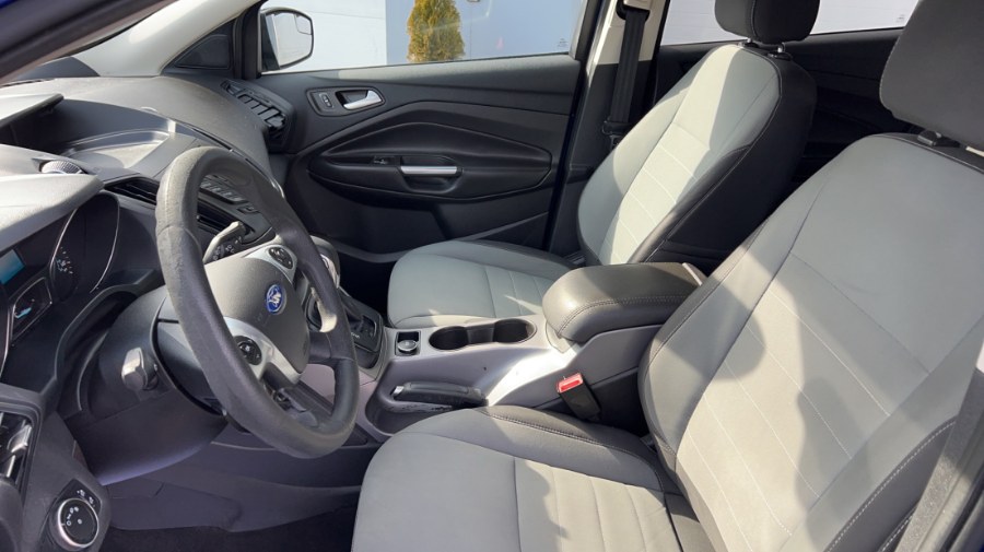 2016 Ford Escape 4WD 4dr SE, available for sale in Waterbury, Connecticut | West End Automotive Center. Waterbury, Connecticut 2016 Ford Escape 4WD 4dr SE, available for sale in Waterbury, Connecticut | West End Automotive Center. Waterbury, Connecticut