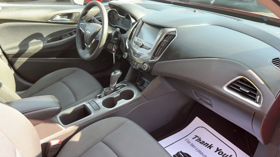 2016 Chevrolet Cruze 4dr Sdn Auto LT, available for sale in Waterbury, Connecticut | West End Automotive Center. Waterbury, Connecticut 2016 Chevrolet Cruze 4dr Sdn Auto LT, available for sale in Waterbury, Connecticut | West End Automotive Center. Waterbury, Connecticut