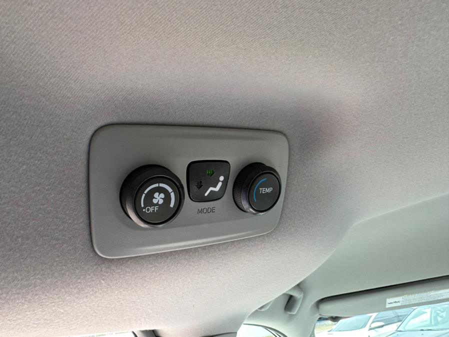 2012 Toyota Sienna 5dr 7-Pass Van V6 LE FWD (Natl), available for sale in South Windsor, Connecticut | Mike And Tony Auto Sales, Inc. South Windsor, Connecticut 2012 Toyota Sienna 5dr 7-Pass Van V6 LE FWD (Natl), available for sale in South Windsor, Connecticut | Mike And Tony Auto Sales, Inc. South Windsor, Connecticut
