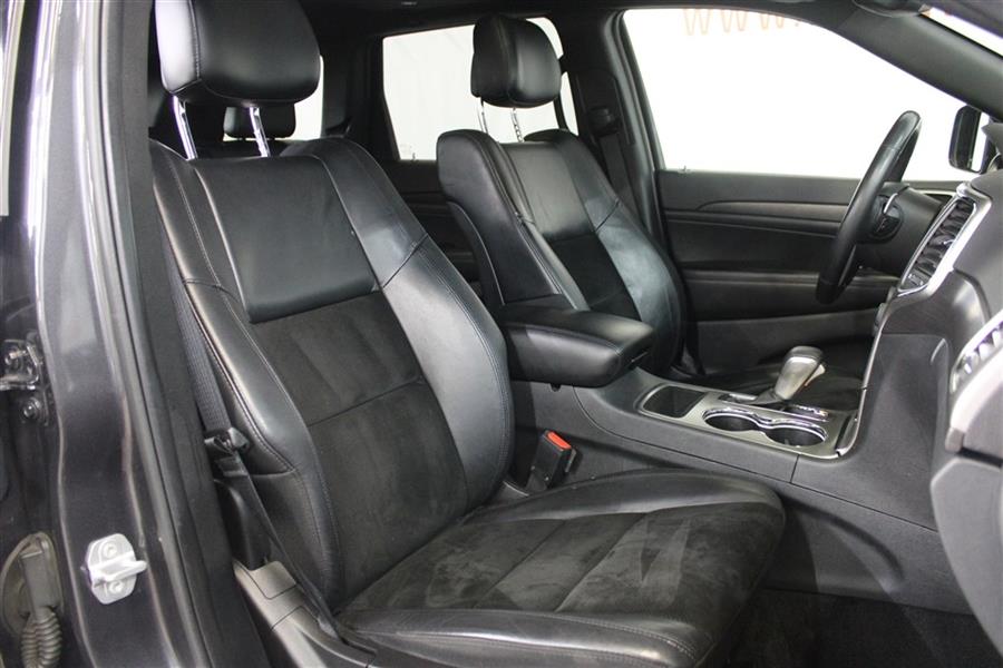 2017 Jeep Grand Cherokee LAREDO, available for sale in Paterson, New Jersey | Fast Track Motors. Paterson, New Jersey 2017 Jeep Grand Cherokee LAREDO, available for sale in Paterson, New Jersey | Fast Track Motors. Paterson, New Jersey