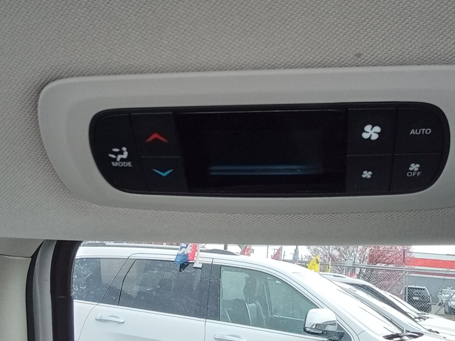 2020 Chrysler Pacifica Touring L FWD, available for sale in Irvington, New Jersey | NJ Used Cars Center. Irvington, New Jersey 2020 Chrysler Pacifica Touring L FWD, available for sale in Irvington, New Jersey | NJ Used Cars Center. Irvington, New Jersey