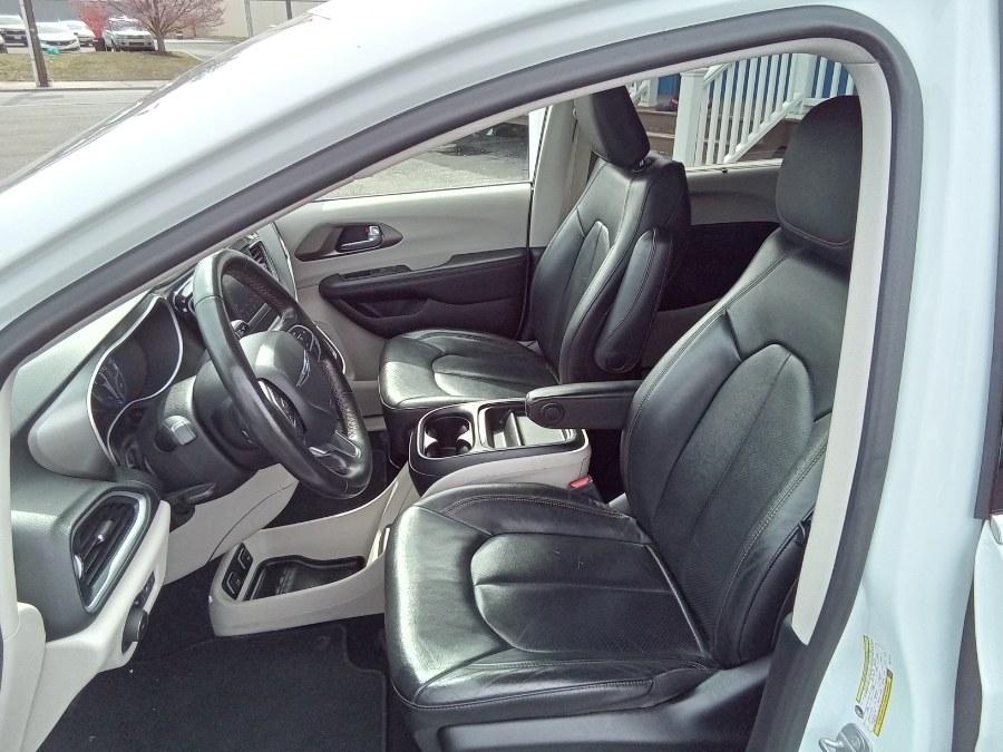 2020 Chrysler Pacifica Touring L FWD, available for sale in Irvington, New Jersey | NJ Used Cars Center. Irvington, New Jersey 2020 Chrysler Pacifica Touring L FWD, available for sale in Irvington, New Jersey | NJ Used Cars Center. Irvington, New Jersey
