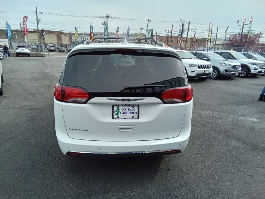 2020 Chrysler Pacifica Touring L FWD, available for sale in Irvington, New Jersey | NJ Used Cars Center. Irvington, New Jersey 2020 Chrysler Pacifica Touring L FWD, available for sale in Irvington, New Jersey | NJ Used Cars Center. Irvington, New Jersey