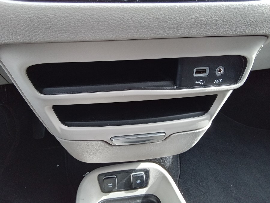 2020 Chrysler Pacifica Touring L FWD, available for sale in Irvington, New Jersey | NJ Used Cars Center. Irvington, New Jersey 2020 Chrysler Pacifica Touring L FWD, available for sale in Irvington, New Jersey | NJ Used Cars Center. Irvington, New Jersey