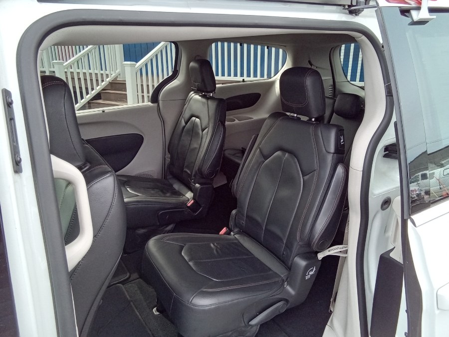 2020 Chrysler Pacifica Touring L FWD, available for sale in Irvington, New Jersey | NJ Used Cars Center. Irvington, New Jersey 2020 Chrysler Pacifica Touring L FWD, available for sale in Irvington, New Jersey | NJ Used Cars Center. Irvington, New Jersey