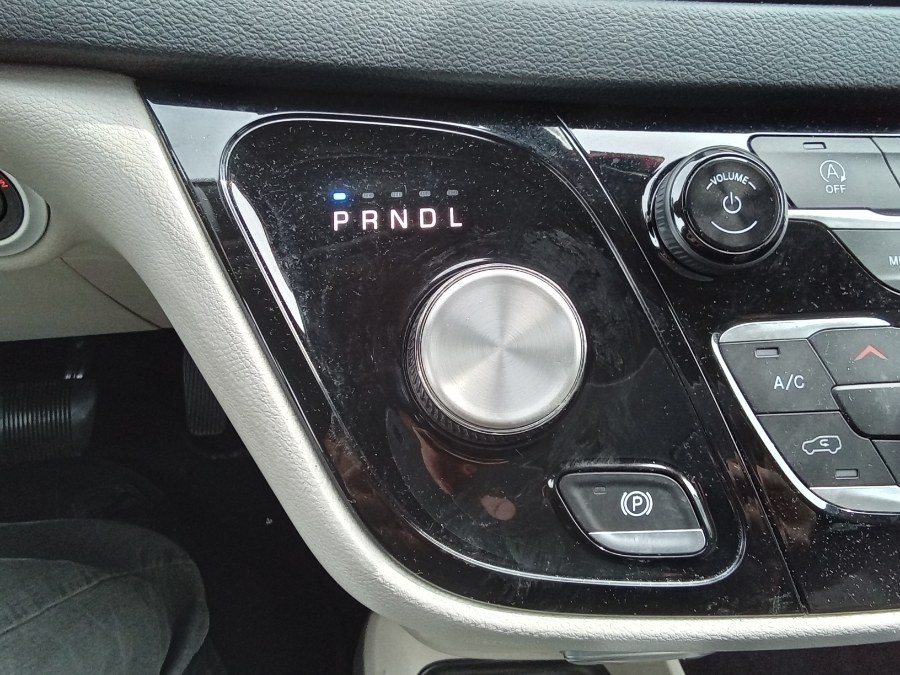 2020 Chrysler Pacifica Touring L FWD, available for sale in Irvington, New Jersey | NJ Used Cars Center. Irvington, New Jersey 2020 Chrysler Pacifica Touring L FWD, available for sale in Irvington, New Jersey | NJ Used Cars Center. Irvington, New Jersey