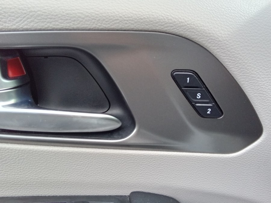 2020 Chrysler Pacifica Touring L FWD, available for sale in Irvington, New Jersey | NJ Used Cars Center. Irvington, New Jersey 2020 Chrysler Pacifica Touring L FWD, available for sale in Irvington, New Jersey | NJ Used Cars Center. Irvington, New Jersey