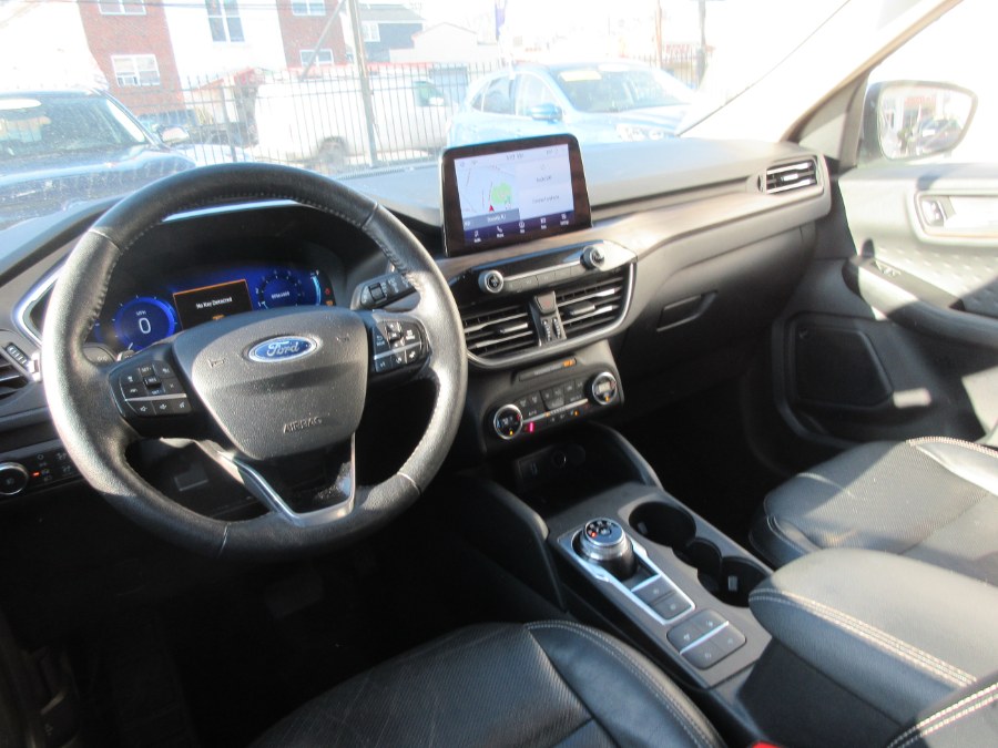 2020 Ford Escape Titanium AWD, available for sale in Linden, New Jersey | Route 27 Auto Mall. Linden, New Jersey 2020 Ford Escape Titanium AWD, available for sale in Linden, New Jersey | Route 27 Auto Mall. Linden, New Jersey