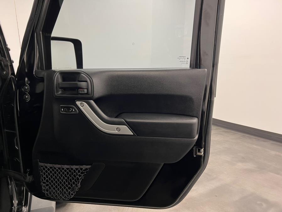 2014 Jeep Wrangler Unlimited 4WD 4dr Altitude, available for sale in Elizabeth, New Jersey | M Auto Group. Elizabeth, New Jersey 2014 Jeep Wrangler Unlimited 4WD 4dr Altitude, available for sale in Elizabeth, New Jersey | M Auto Group. Elizabeth, New Jersey