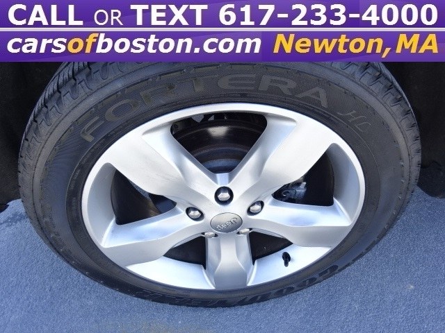 2012 Jeep Grand Cherokee 4WD 4dr Overland, available for sale in Newton, Massachusetts | Jacob Auto Sales. Newton, Massachusetts 2012 Jeep Grand Cherokee 4WD 4dr Overland, available for sale in Newton, Massachusetts | Jacob Auto Sales. Newton, Massachusetts