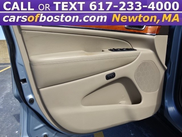 2012 Jeep Grand Cherokee 4WD 4dr Overland, available for sale in Newton, Massachusetts | Jacob Auto Sales. Newton, Massachusetts 2012 Jeep Grand Cherokee 4WD 4dr Overland, available for sale in Newton, Massachusetts | Jacob Auto Sales. Newton, Massachusetts