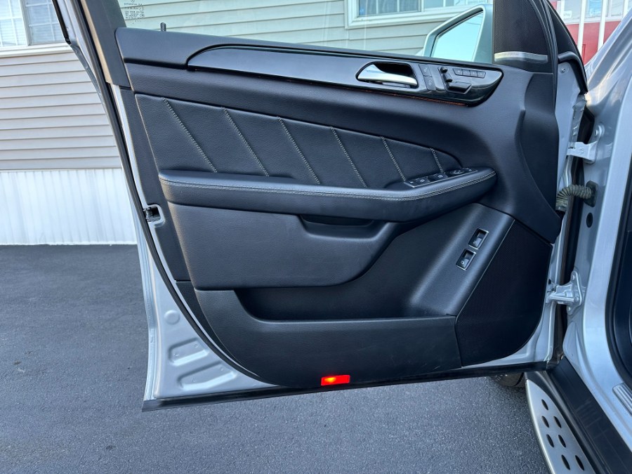 2015 Mercedes-Benz GL-Class 4MATIC 4dr GL 450, available for sale in Paterson, New Jersey | DZ Automall. Paterson, New Jersey 2015 Mercedes-Benz GL-Class 4MATIC 4dr GL 450, available for sale in Paterson, New Jersey | DZ Automall. Paterson, New Jersey