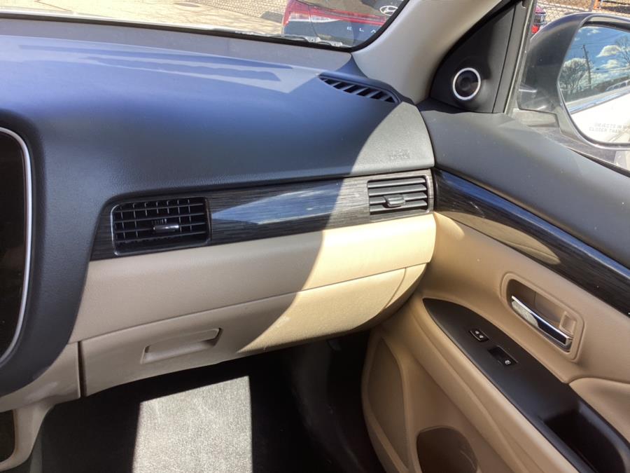 2017 Mitsubishi Outlander SEL S-AWC, available for sale in New Haven, Connecticut | Unique Auto Sales LLC. New Haven, Connecticut 2017 Mitsubishi Outlander SEL S-AWC, available for sale in New Haven, Connecticut | Unique Auto Sales LLC. New Haven, Connecticut