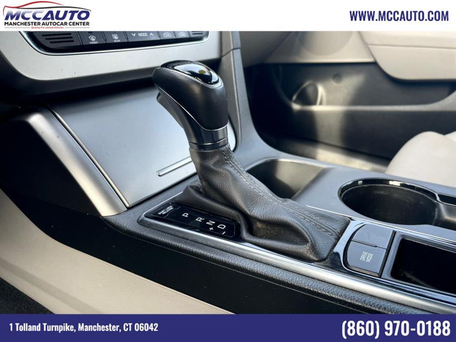 2015 Hyundai Sonata 4dr Sdn 2.4L Sport, available for sale in Manchester, Connecticut | Manchester Autocar Center. Manchester, Connecticut 2015 Hyundai Sonata 4dr Sdn 2.4L Sport, available for sale in Manchester, Connecticut | Manchester Autocar Center. Manchester, Connecticut
