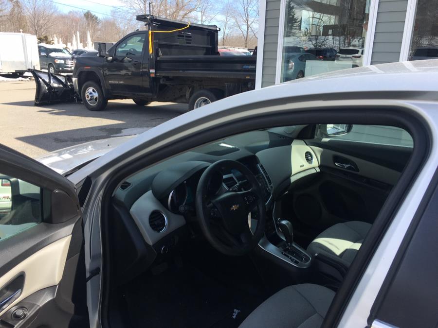 2015 Chevrolet Cruze 4dr Sdn Auto 1LT, available for sale in Searsport, Maine | Searsport Motor Company. Searsport, Maine 2015 Chevrolet Cruze 4dr Sdn Auto 1LT, available for sale in Searsport, Maine | Searsport Motor Company. Searsport, Maine
