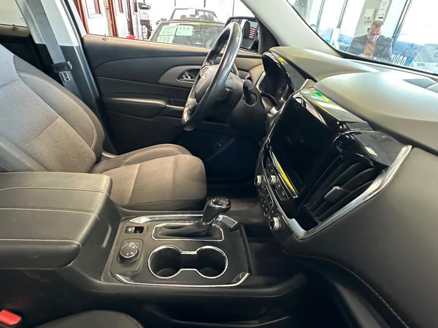 2019 Chevrolet Traverse AWD 4dr LT Cloth w/1LT, available for sale in Inwood, New York | 5 Towns Drive. Inwood, New York 2019 Chevrolet Traverse AWD 4dr LT Cloth w/1LT, available for sale in Inwood, New York | 5 Towns Drive. Inwood, New York