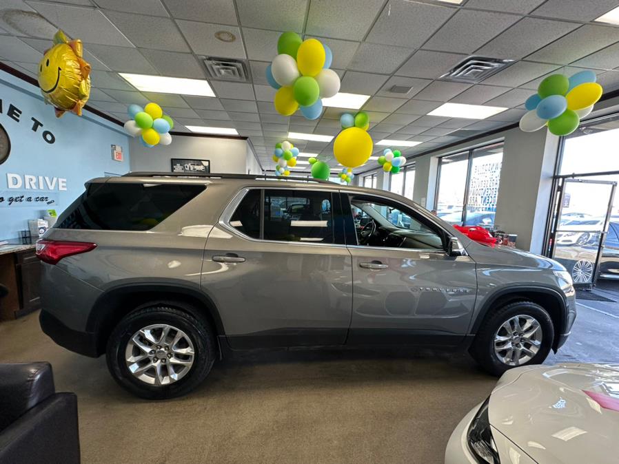 2019 Chevrolet Traverse AWD 4dr LT Cloth w/1LT, available for sale in Inwood, New York | 5 Towns Drive. Inwood, New York 2019 Chevrolet Traverse AWD 4dr LT Cloth w/1LT, available for sale in Inwood, New York | 5 Towns Drive. Inwood, New York