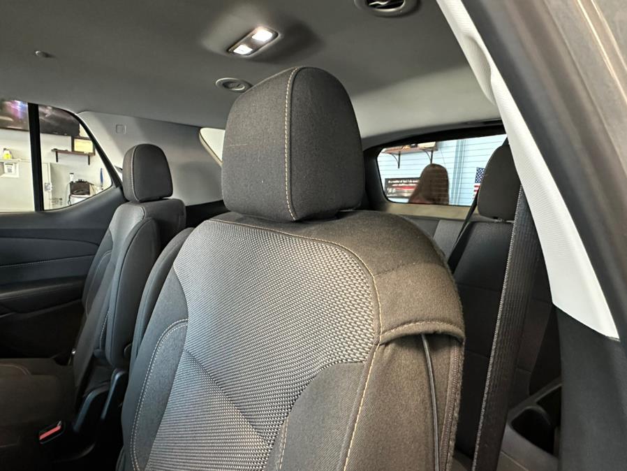 2019 Chevrolet Traverse AWD 4dr LT Cloth w/1LT, available for sale in Inwood, New York | 5 Towns Drive. Inwood, New York 2019 Chevrolet Traverse AWD 4dr LT Cloth w/1LT, available for sale in Inwood, New York | 5 Towns Drive. Inwood, New York