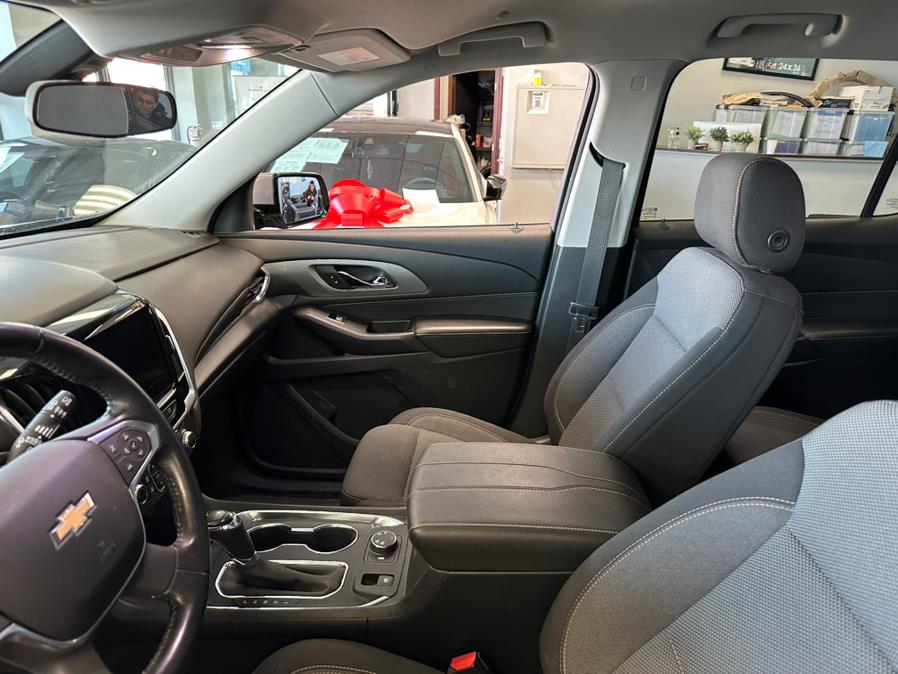2019 Chevrolet Traverse AWD 4dr LT Cloth w/1LT, available for sale in Inwood, New York | 5 Towns Drive. Inwood, New York 2019 Chevrolet Traverse AWD 4dr LT Cloth w/1LT, available for sale in Inwood, New York | 5 Towns Drive. Inwood, New York