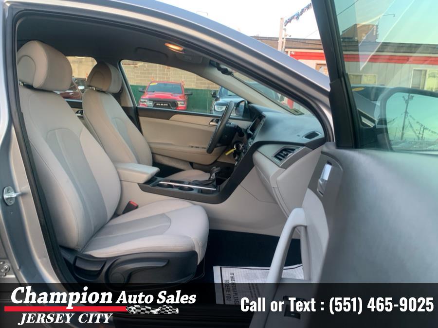 2016 Hyundai Sonata 4dr Sdn 2.4L SE, available for sale in Jersey City, New Jersey | Champion Auto Sales of JC. Jersey City, New Jersey 2016 Hyundai Sonata 4dr Sdn 2.4L SE, available for sale in Jersey City, New Jersey | Champion Auto Sales of JC. Jersey City, New Jersey