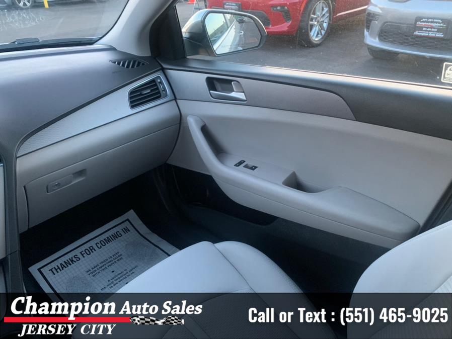 2016 Hyundai Sonata 4dr Sdn 2.4L SE, available for sale in Jersey City, New Jersey | Champion Auto Sales of JC. Jersey City, New Jersey 2016 Hyundai Sonata 4dr Sdn 2.4L SE, available for sale in Jersey City, New Jersey | Champion Auto Sales of JC. Jersey City, New Jersey