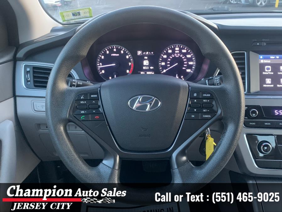 2016 Hyundai Sonata 4dr Sdn 2.4L SE, available for sale in Jersey City, New Jersey | Champion Auto Sales of JC. Jersey City, New Jersey 2016 Hyundai Sonata 4dr Sdn 2.4L SE, available for sale in Jersey City, New Jersey | Champion Auto Sales of JC. Jersey City, New Jersey