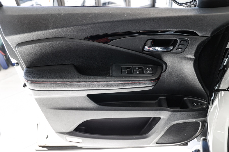 2021 Honda Pilot Black Edition AWD, available for sale in ELMONT, New York | 26 Motors Long Island. ELMONT, New York 2021 Honda Pilot Black Edition AWD, available for sale in ELMONT, New York | 26 Motors Long Island. ELMONT, New York