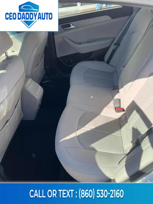 2016 Hyundai Sonata 4dr Sdn 2.4L SE, available for sale in Online only, Connecticut | CEO DADDY AUTO. Online only, Connecticut 2016 Hyundai Sonata 4dr Sdn 2.4L SE, available for sale in Online only, Connecticut | CEO DADDY AUTO. Online only, Connecticut