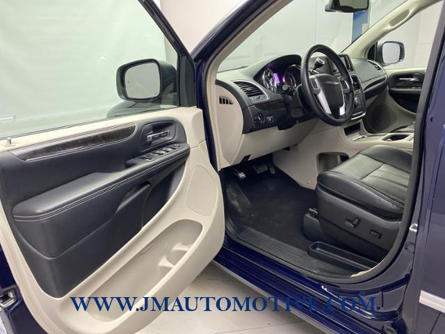 2015 Chrysler Town & Country 4dr Wgn Touring-L, available for sale in Naugatuck, Connecticut | J&M Automotive Sls&Svc LLC. Naugatuck, Connecticut 2015 Chrysler Town & Country 4dr Wgn Touring-L, available for sale in Naugatuck, Connecticut | J&M Automotive Sls&Svc LLC. Naugatuck, Connecticut