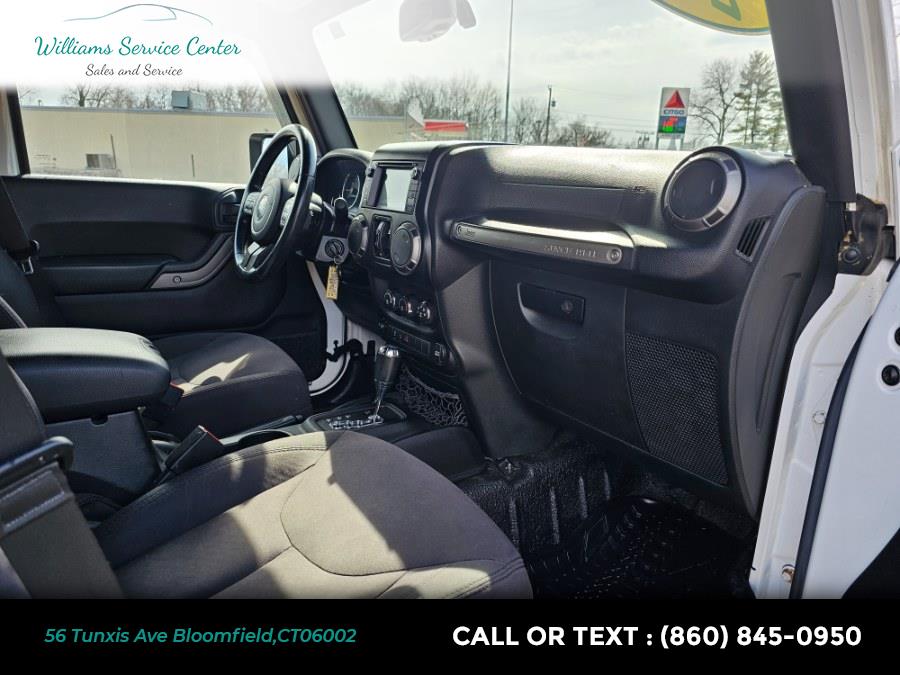 2015 Jeep Wrangler Unlimited 4WD 4dr Sport, available for sale in Bloomfield, Connecticut | Williams Service Center. Bloomfield, Connecticut 2015 Jeep Wrangler Unlimited 4WD 4dr Sport, available for sale in Bloomfield, Connecticut | Williams Service Center. Bloomfield, Connecticut