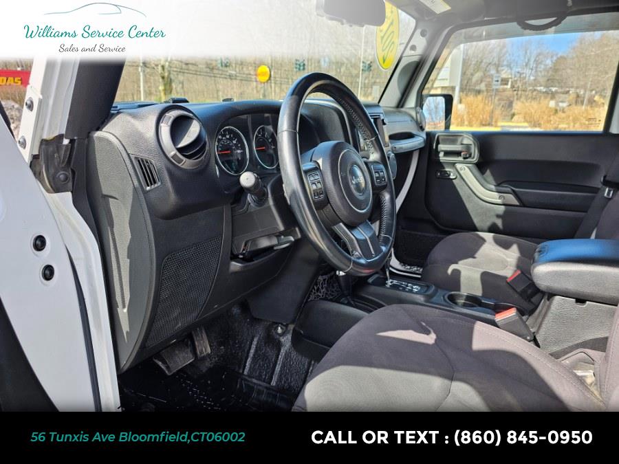 2015 Jeep Wrangler Unlimited 4WD 4dr Sport, available for sale in Bloomfield, Connecticut | Williams Service Center. Bloomfield, Connecticut 2015 Jeep Wrangler Unlimited 4WD 4dr Sport, available for sale in Bloomfield, Connecticut | Williams Service Center. Bloomfield, Connecticut
