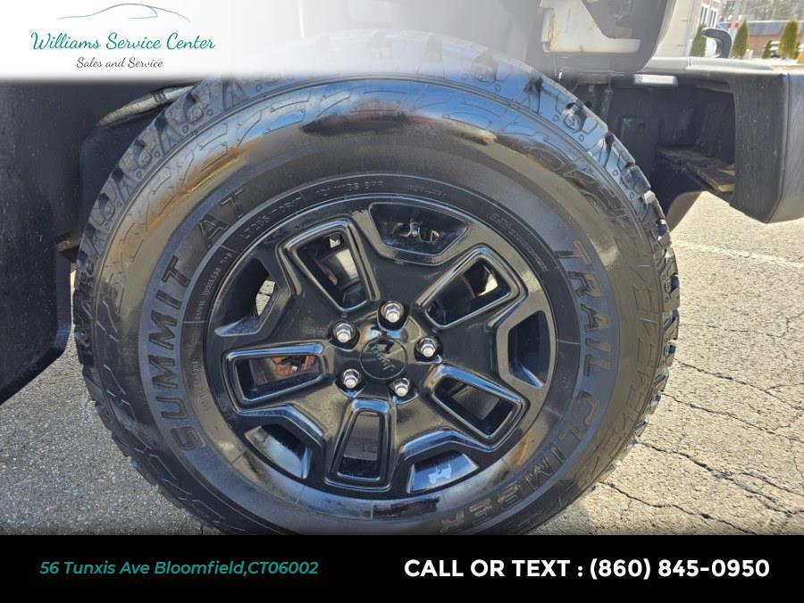 2015 Jeep Wrangler Unlimited 4WD 4dr Sport, available for sale in Bloomfield, Connecticut | Williams Service Center. Bloomfield, Connecticut 2015 Jeep Wrangler Unlimited 4WD 4dr Sport, available for sale in Bloomfield, Connecticut | Williams Service Center. Bloomfield, Connecticut