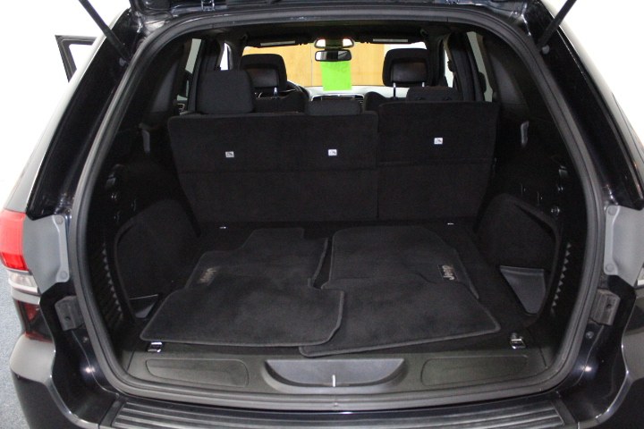 2014 Jeep Grand Cherokee 4WD 4dr Laredo, available for sale in Plainville, Connecticut | New England Auto Sales LLC. Plainville, Connecticut 2014 Jeep Grand Cherokee 4WD 4dr Laredo, available for sale in Plainville, Connecticut | New England Auto Sales LLC. Plainville, Connecticut