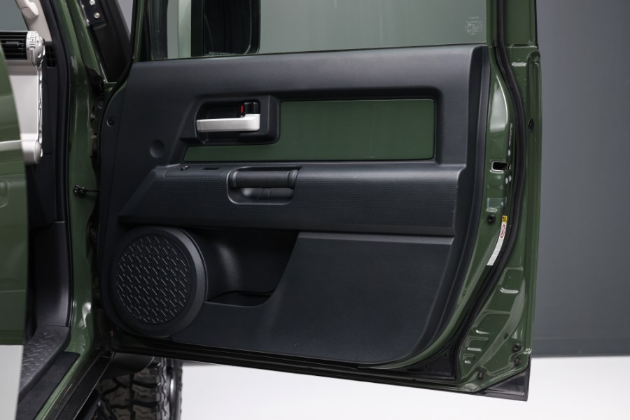 2014 Toyota FJ Cruiser 4WD 4dr Man (Natl), available for sale in North Salem, New York | Meccanic Shop North Inc. North Salem, New York 2014 Toyota FJ Cruiser 4WD 4dr Man (Natl), available for sale in North Salem, New York | Meccanic Shop North Inc. North Salem, New York
