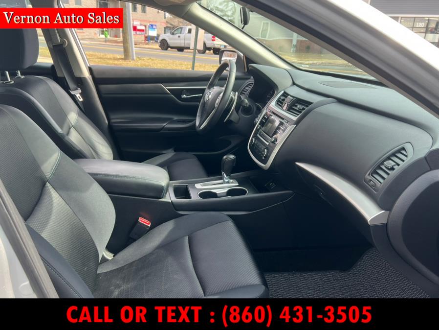 2016 Nissan Altima 4dr Sdn I4 2.5 SR, available for sale in Manchester, Connecticut | Vernon Auto Sale & Service. Manchester, Connecticut 2016 Nissan Altima 4dr Sdn I4 2.5 SR, available for sale in Manchester, Connecticut | Vernon Auto Sale & Service. Manchester, Connecticut
