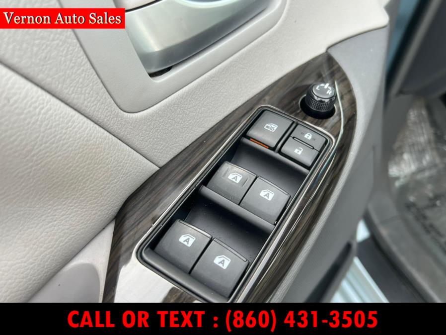 2015 Toyota Sienna 5dr 7-Pass Van XLE AWD (Natl), available for sale in Manchester, Connecticut | Vernon Auto Sale & Service. Manchester, Connecticut 2015 Toyota Sienna 5dr 7-Pass Van XLE AWD (Natl), available for sale in Manchester, Connecticut | Vernon Auto Sale & Service. Manchester, Connecticut