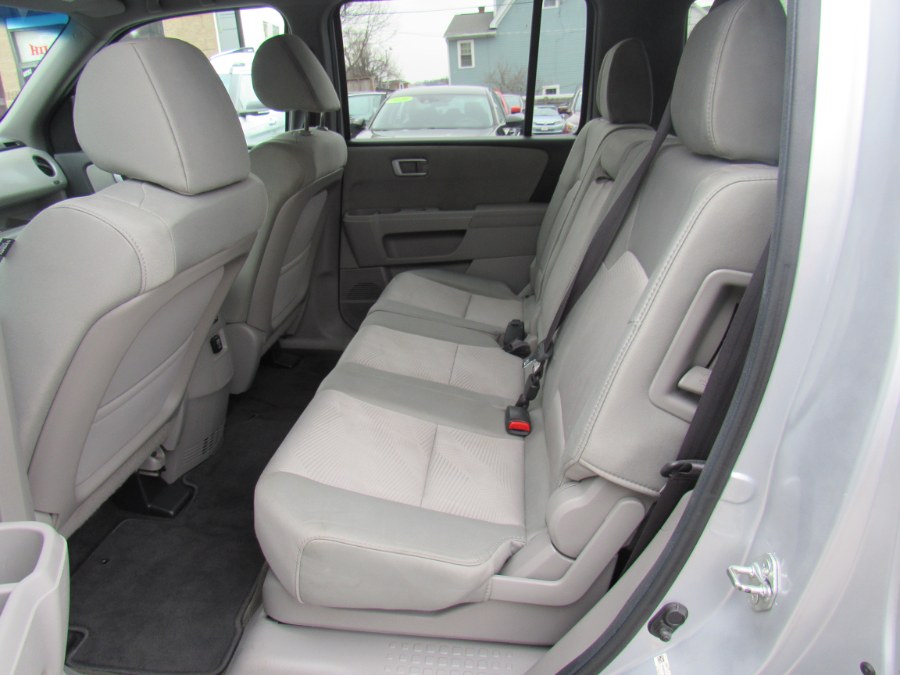 2013 Honda Pilot LX, available for sale in Worcester, Massachusetts | Hilario's Auto Sales Inc.. Worcester, Massachusetts 2013 Honda Pilot LX, available for sale in Worcester, Massachusetts | Hilario's Auto Sales Inc.. Worcester, Massachusetts