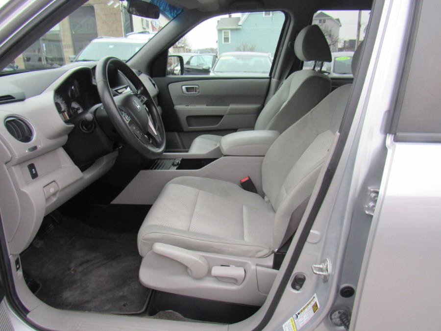 2013 Honda Pilot LX, available for sale in Worcester, Massachusetts | Hilario's Auto Sales Inc.. Worcester, Massachusetts 2013 Honda Pilot LX, available for sale in Worcester, Massachusetts | Hilario's Auto Sales Inc.. Worcester, Massachusetts