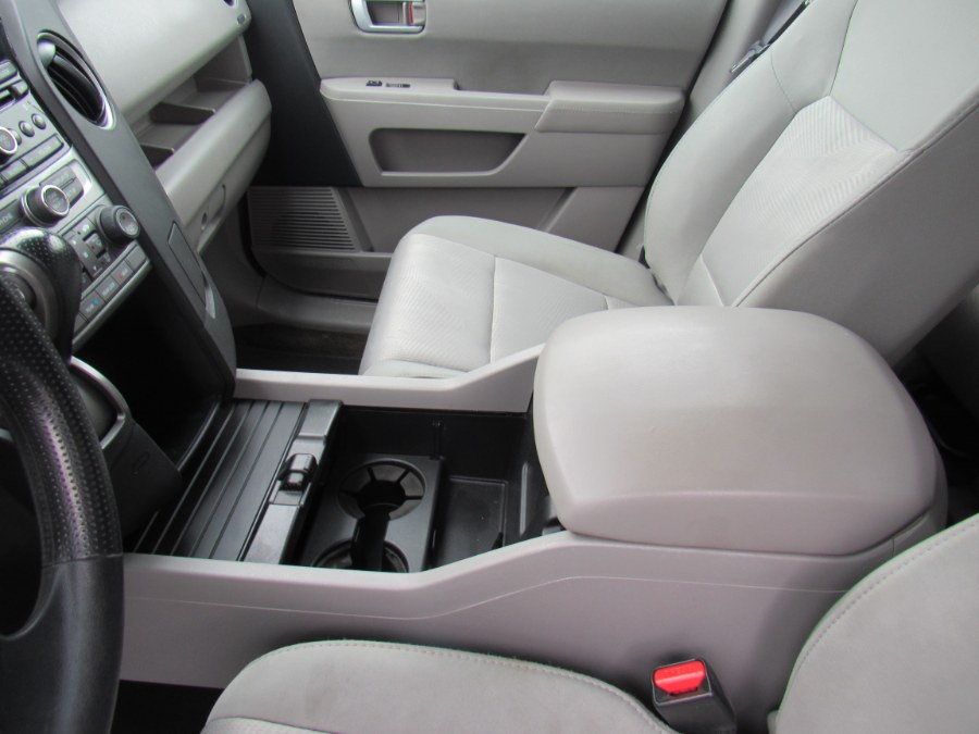 2013 Honda Pilot LX, available for sale in Worcester, Massachusetts | Hilario's Auto Sales Inc.. Worcester, Massachusetts 2013 Honda Pilot LX, available for sale in Worcester, Massachusetts | Hilario's Auto Sales Inc.. Worcester, Massachusetts