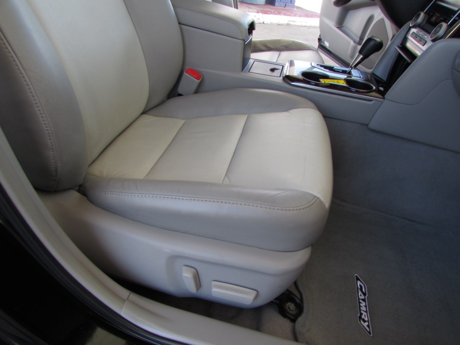 2013 Toyota Camry 4dr Sdn V6 Auto XLE (Natl), available for sale in Orlando, Florida | VIP Auto Enterprise, Inc. Orlando, Florida 2013 Toyota Camry 4dr Sdn V6 Auto XLE (Natl), available for sale in Orlando, Florida | VIP Auto Enterprise, Inc. Orlando, Florida