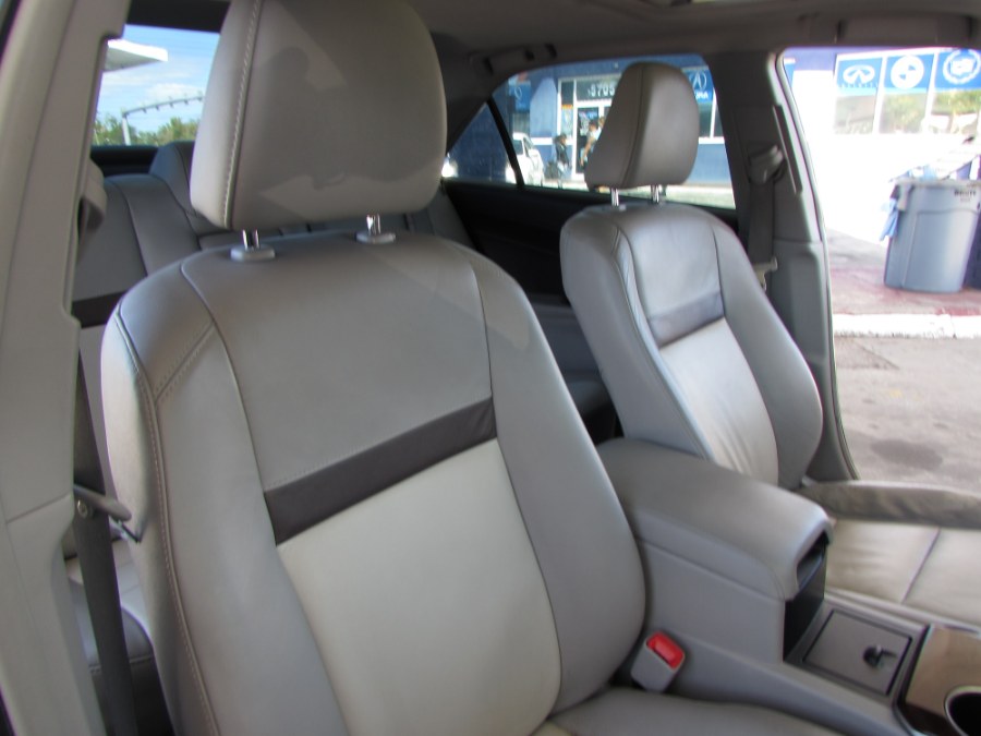 2013 Toyota Camry 4dr Sdn V6 Auto XLE (Natl), available for sale in Orlando, Florida | VIP Auto Enterprise, Inc. Orlando, Florida 2013 Toyota Camry 4dr Sdn V6 Auto XLE (Natl), available for sale in Orlando, Florida | VIP Auto Enterprise, Inc. Orlando, Florida