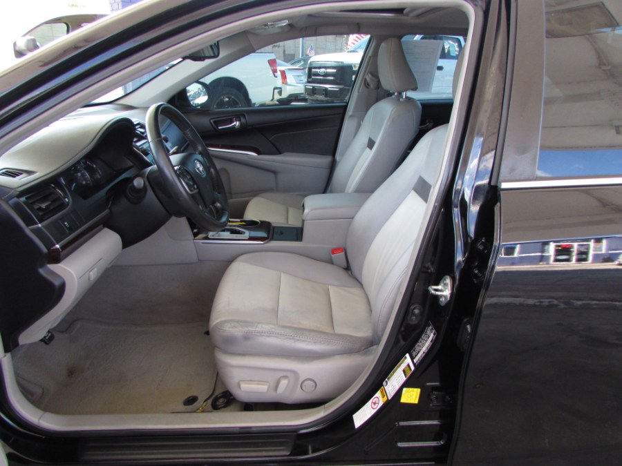 2013 Toyota Camry 4dr Sdn V6 Auto XLE (Natl), available for sale in Orlando, Florida | VIP Auto Enterprise, Inc. Orlando, Florida 2013 Toyota Camry 4dr Sdn V6 Auto XLE (Natl), available for sale in Orlando, Florida | VIP Auto Enterprise, Inc. Orlando, Florida