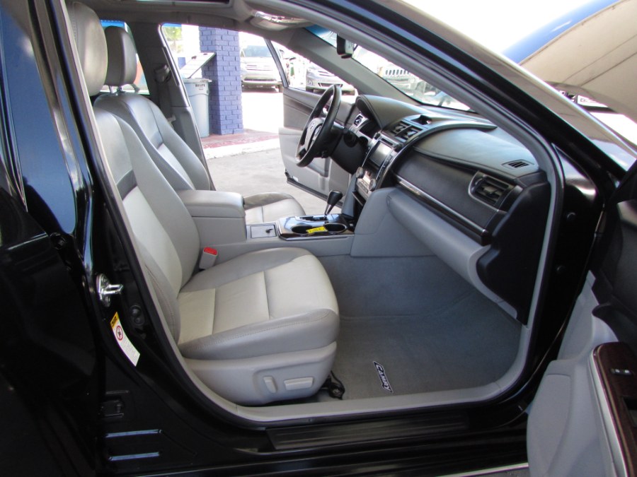 2013 Toyota Camry 4dr Sdn V6 Auto XLE (Natl), available for sale in Orlando, Florida | VIP Auto Enterprise, Inc. Orlando, Florida 2013 Toyota Camry 4dr Sdn V6 Auto XLE (Natl), available for sale in Orlando, Florida | VIP Auto Enterprise, Inc. Orlando, Florida