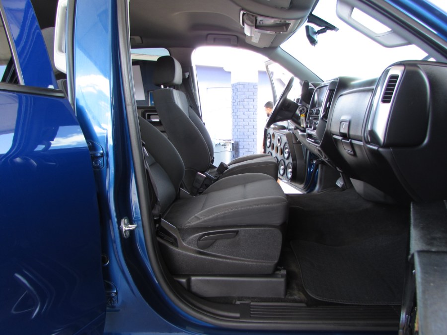 2017 Chevrolet Silverado 1500 2WD Crew Cab 143.5" LT w/1LT, available for sale in Orlando, Florida | VIP Auto Enterprise, Inc. Orlando, Florida 2017 Chevrolet Silverado 1500 2WD Crew Cab 143.5" LT w/1LT, available for sale in Orlando, Florida | VIP Auto Enterprise, Inc. Orlando, Florida